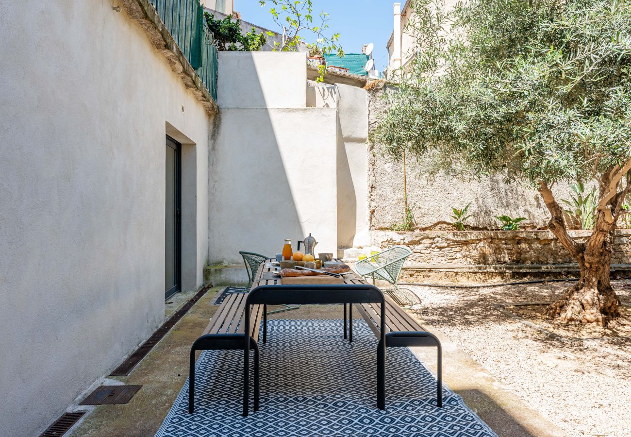 Appartement à La Ciotat - Chathigo. Appartement de standing, cour intérieure