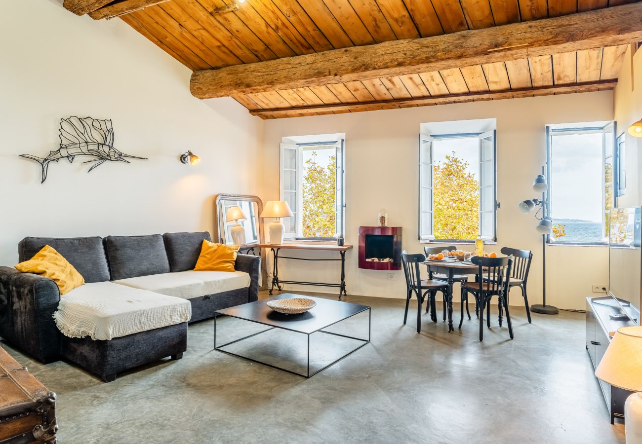 Appartement à La Ciotat - Bocho. Loft climatisé avec vue mer et sur le port