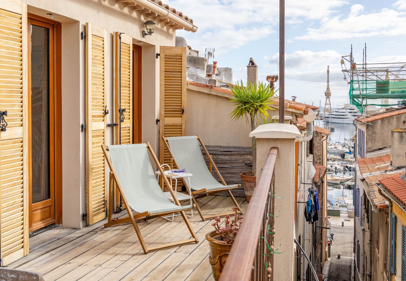 Appartement à La Ciotat - Neblo. Appartement avec terrasse, vue port, clim