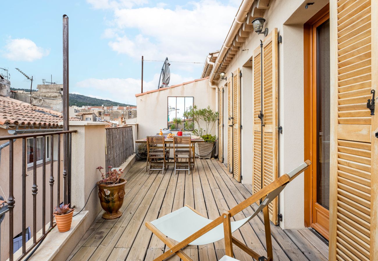 Appartement à La Ciotat - Neblo. Appartement avec terrasse, vue port, clim