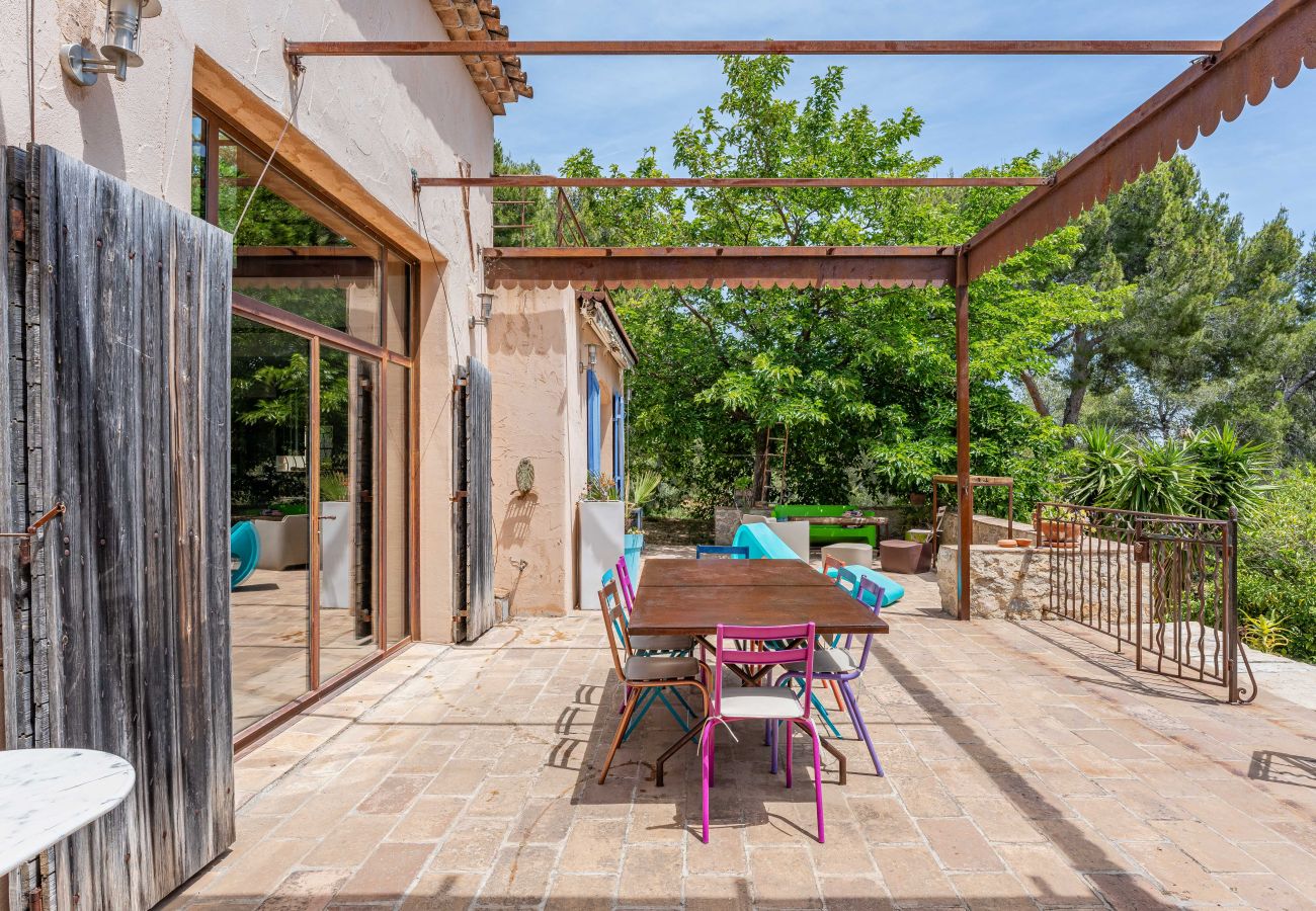 Maison à La Ciotat - Mas Grasco. Piscine, solarium. 8 mn des plages.