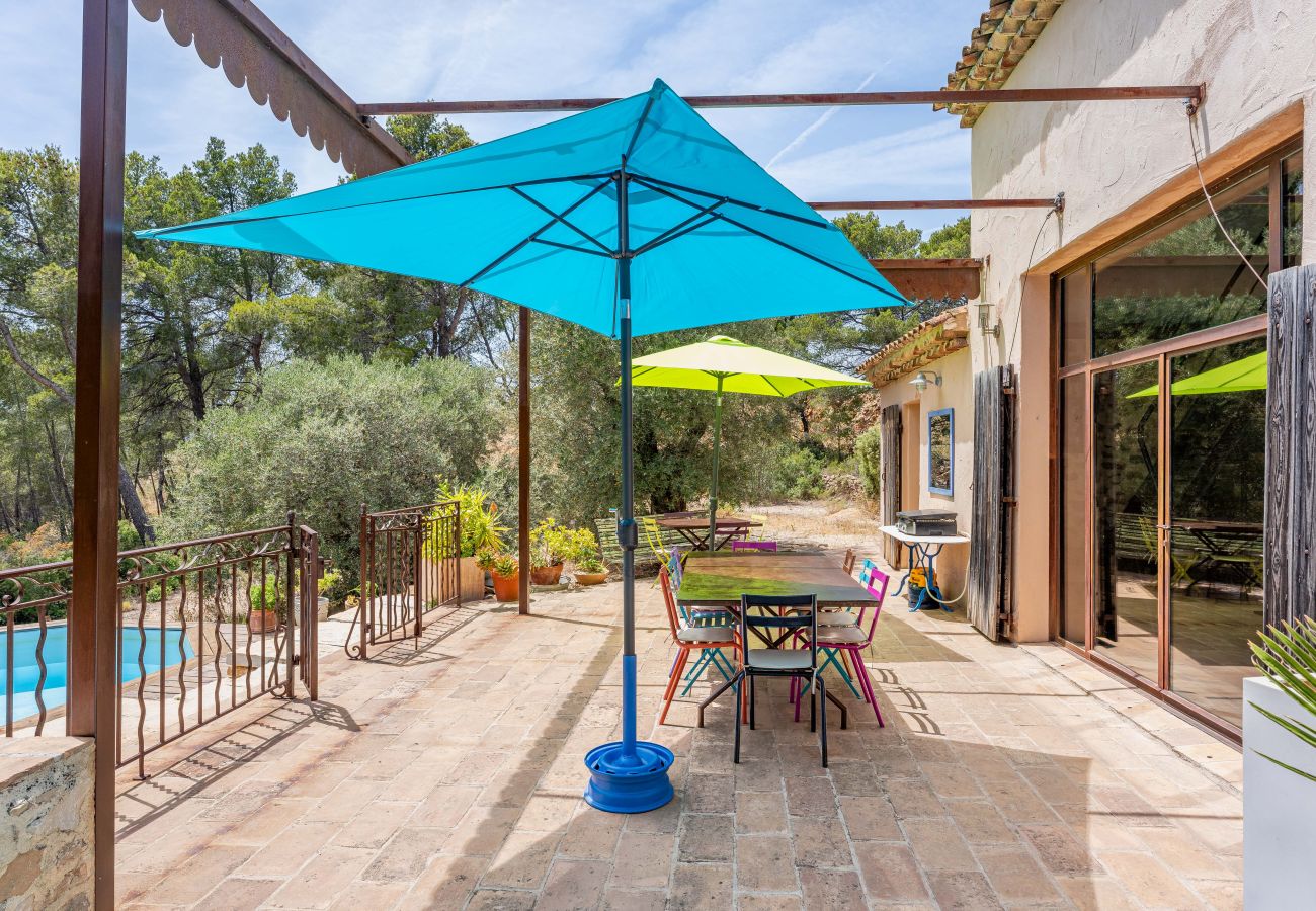 Maison à La Ciotat - Mas Grasco. Piscine, solarium. 8 mn des plages.